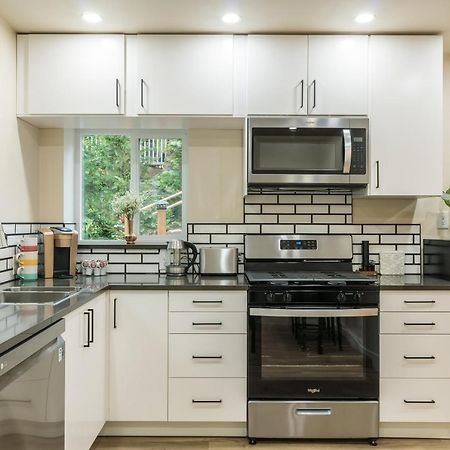 Beautiful Place With A Great Location, Free Parking, Wifi & Large Tv. Federal Way Buitenkant foto